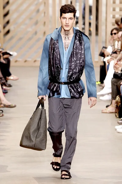 Look 4